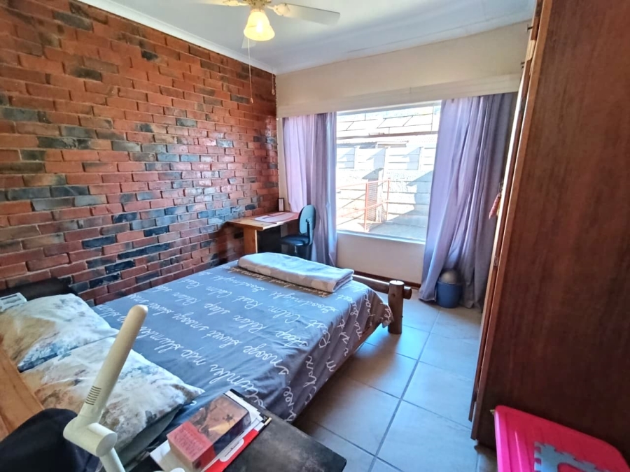 4 Bedroom Property for Sale in Langenhovenpark Free State